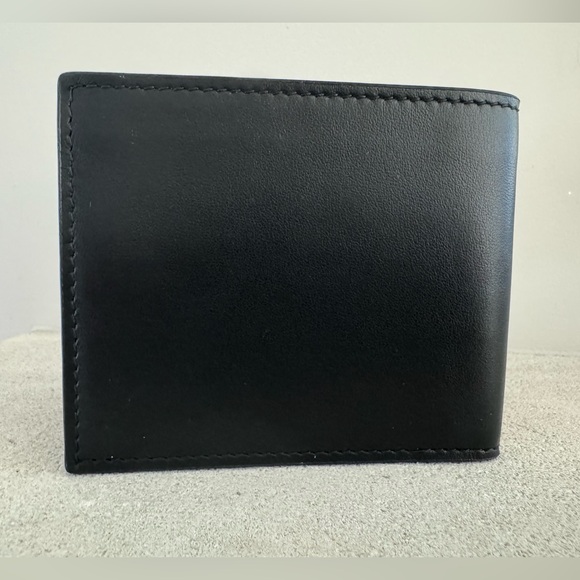 GUCCI Black Leather Bifold Wallet Gold Logo Gift Ready - Picture 8 of 8